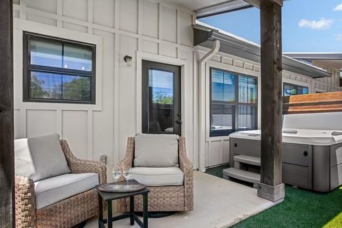 102-930 S Eagle St, Fredericksburg, TX, 78624-5606 | Card Image