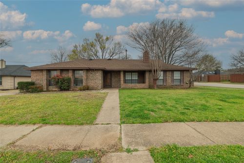 2600 Dalewood Court, Bedford, TX, 76022 | Card Image