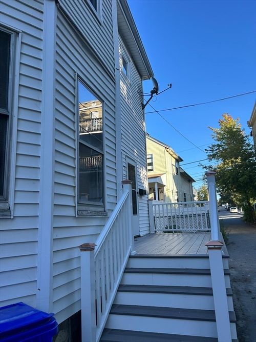 2-1 Robinson Rd, Malden, MA, 02148-7820 | Card Image