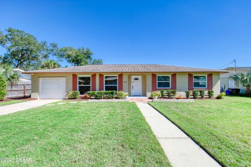 953 Parkwood Dr, Ormond Beach, FL, 32174-3905 | Card Image