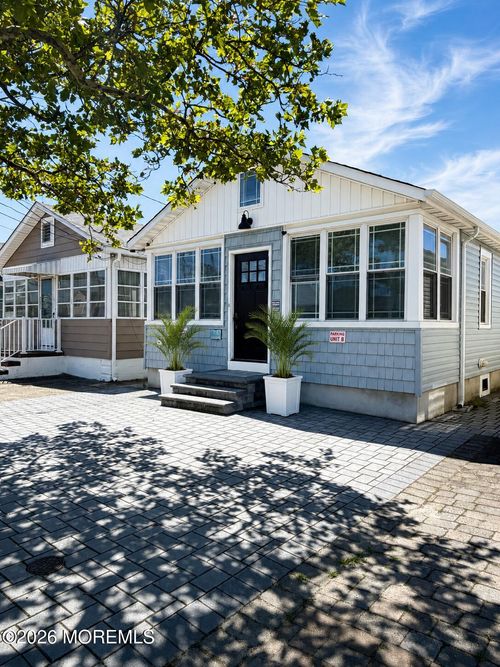313 Grant Ave, Seaside Heights, NJ, 08751-2018 | Card Image