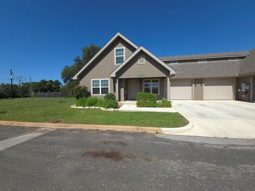 1004 B E Hill St, Fredericksburg, TX, 78624 | Card Image