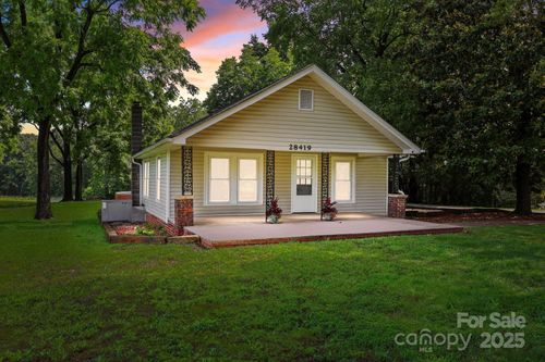 28419 Nc 73 Hwy, Albemarle, NC, 28001-7322 | Card Image