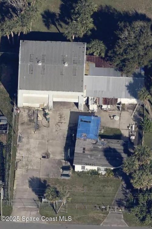 634 Saint Johns St, Cocoa, FL, 32922-7243 | Card Image