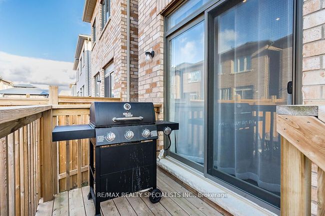 39 Adventura Rd, House attached with 4 bedrooms, 3 bathrooms and 1 parking in Brampton ON | Image 37