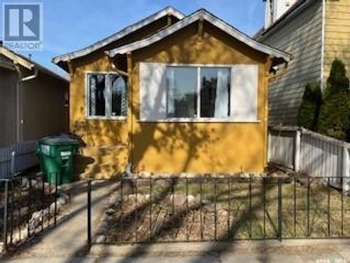 509 Av G S, Saskatoon, SK, S7M1V7 | Card Image