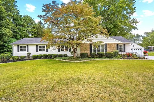 667 North Rd Se, Warren, OH, 44484-4833 | Card Image