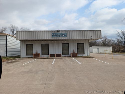 307 S Adair Street, Pryor, OK, 74361 | Card Image