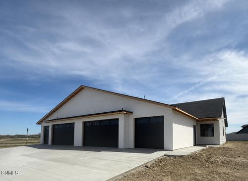 219 Kamrose Dr, Bismarck, ND, 58504-5526 | Card Image