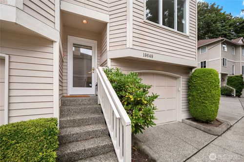 19649 15th Ave Ne, Shoreline, WA, 98155-1120 | Card Image