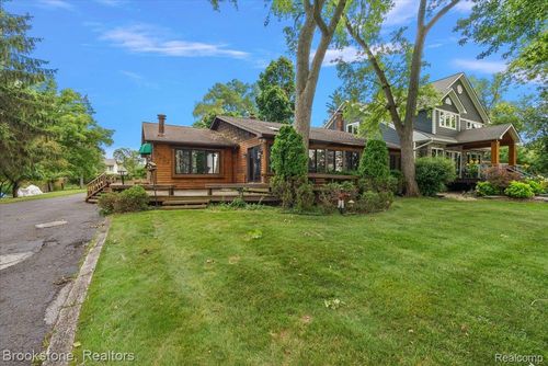 1167 E Lake Dr, Novi, MI, 48377-1438 | Card Image