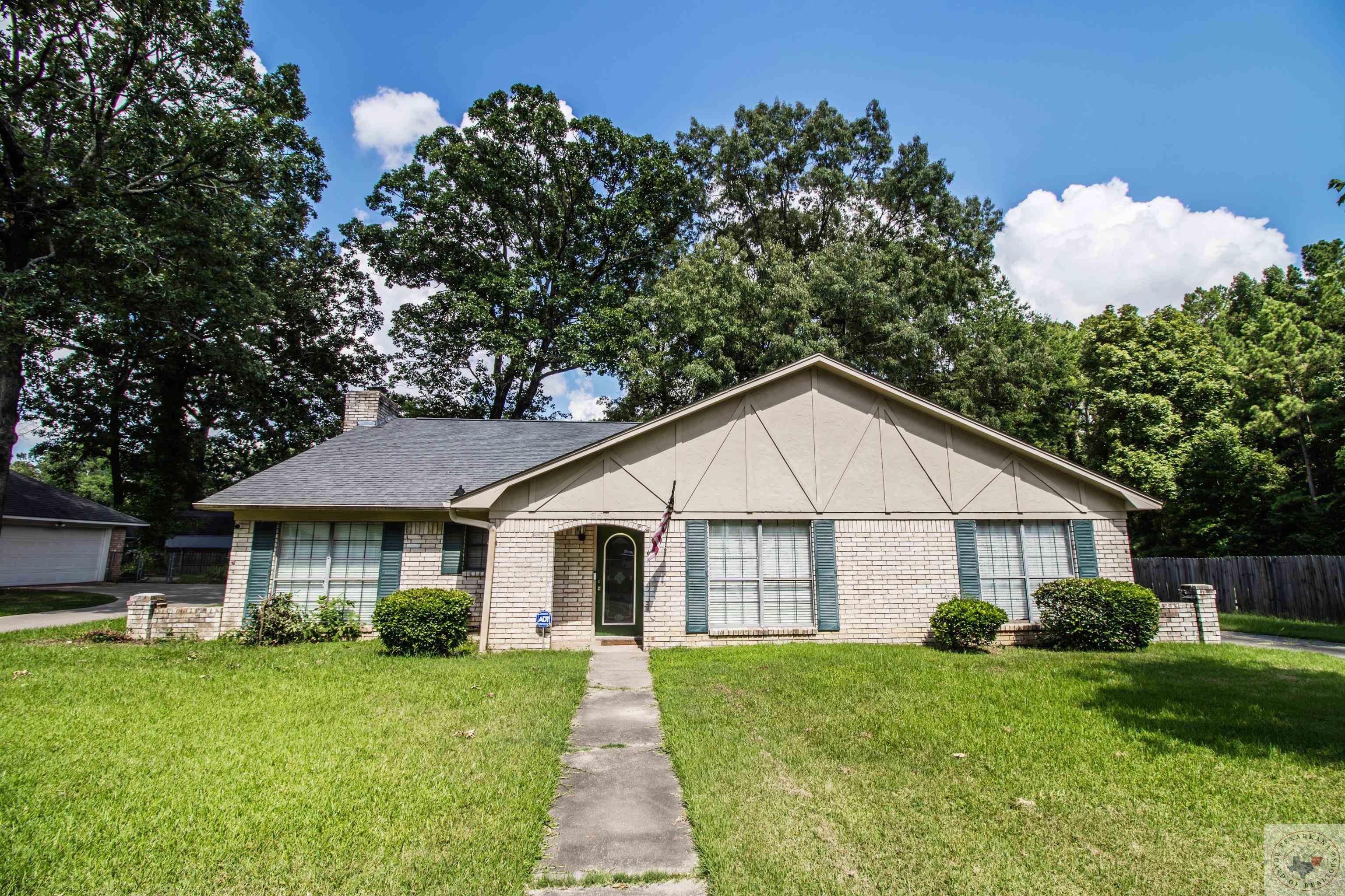 Richwood Pl, Texarkana, TX 75503