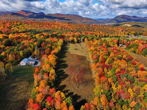 945 Quarterline Road, Rutland Town, VT, 05736 | Card Image