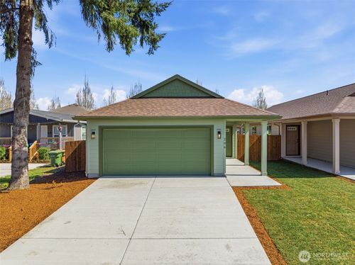 206 Douglas St, Longview, WA, 98632-1739 | Card Image