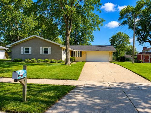 111 Sherwood Dr, Crown Point, IN, 46307 | Card Image