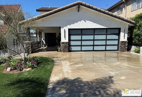 2071 Raymond Ave, Signal Hill, CA, 90755-5930 | Card Image
