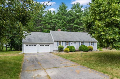 40 Caswell Dr, Greenland, NH, 03840-2209 | Card Image