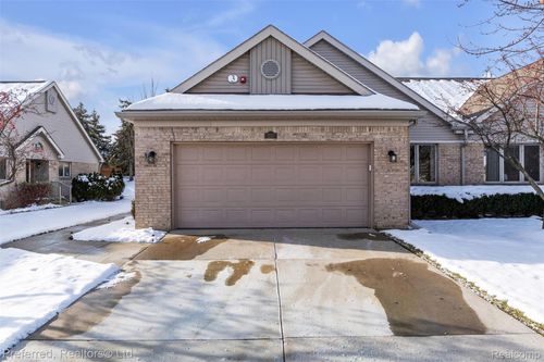 215 Edington Cir, Canton, MI, 48187-5064 | Card Image