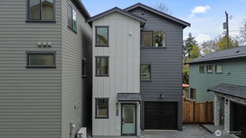 2731 Ne 87th St, Seattle, WA, 98115-3455 | Card Image