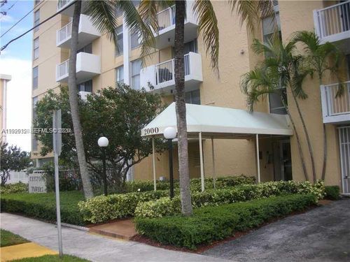 apt-1002-2000 Ne 135th St, North Miami, FL, 33181-2164 | Card Image
