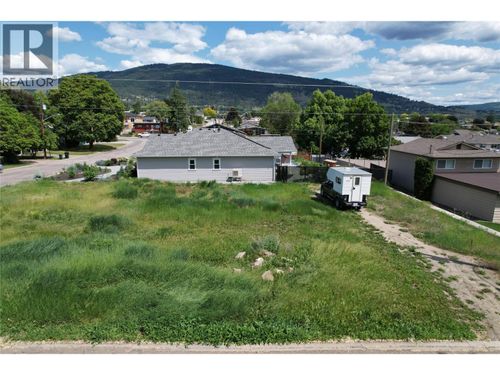 2905 16th Street, Vernon, BC, V1T3X1 | Card Image