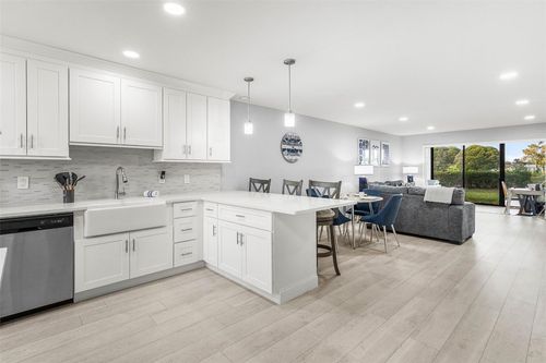 e-9286 Vista Del Lago, Boca Raton, FL, 33428-3119 | Card Image