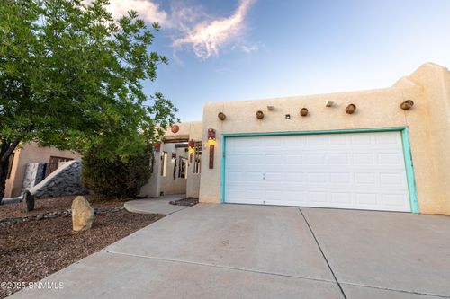 2194 Foxtail Pine Dr, Las Cruces, NM, 88012-6092 | Card Image