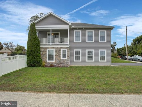 561 Bishop Ave, CHAMBERSBURG, PA, 17201-1003 | Card Image