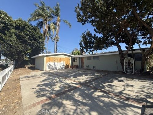 599 W Wilson St, Costa Mesa, CA, 92627-2412 | Card Image