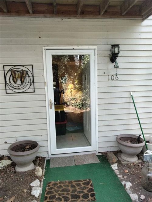 106 Gettysburg Pl, Sandy Springs, GA, 30350-3030 | Card Image