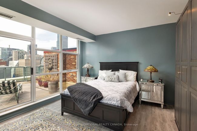 1 - 155 Dalhousie St, Condo with 2 bedrooms, 3 bathrooms and 2 parking in Toronto ON | Image 25