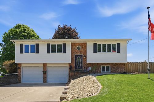 1007 7th St, Hampton, IL, 61256-9620 | Card Image