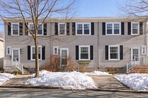 24 Thompson St, Dartmouth, NS, B2Y2Y1 | Card Image