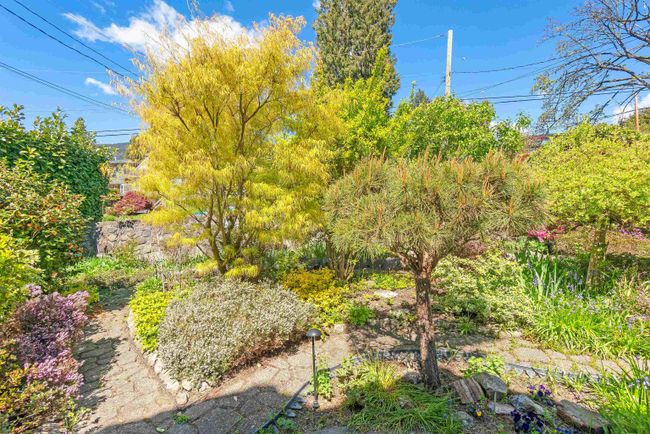 2308 Lawson Avenue, House other with 4 bedrooms, 2 bathrooms and 3 parking in West Vancouver BC | Image 26