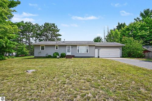 3480 E Long Lake Rd, Traverse City, MI, 49685-8893 | Card Image