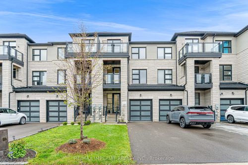 242 Vermont Ave, Newmarket, ON, L3X0M6 | Card Image