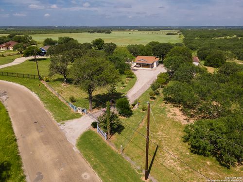400 Blue Quail, Lytle, TX, 78052-3845 | Card Image
