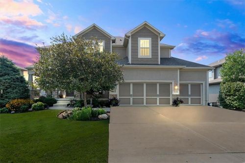 16643 W 165th St, Olathe, KS, 66062-7856 | Card Image