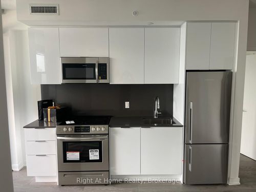 6-2606 Richmond St E, Toronto, ON, M5C0A6 | Card Image