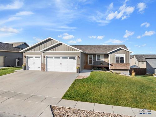 4523 Vinecliff Dr, Rapid City, SD, 57703 | Card Image