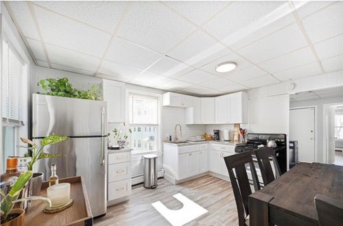 14 Winthrop Ave, Providence, RI, 02908-3850 | Card Image