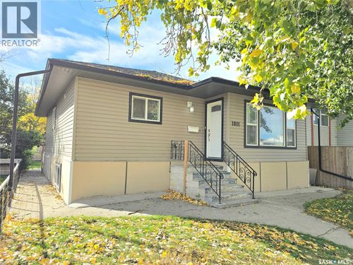 1811 20th St W, Saskatoon, SK, S7M1A1 | Card Image