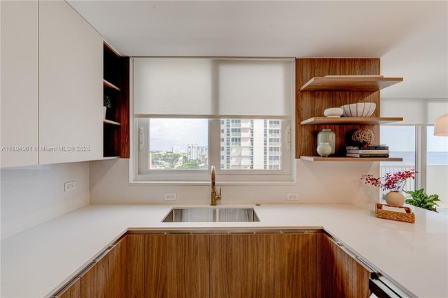 APT-1505 - 1370 Ocean Blvd, Condo with 2 bedrooms, 2 bathrooms and null parking in Pompano Beach FL | Image 18