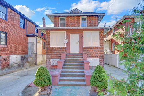 2217 Collier Ave, Far Rockaway, NY, 11691-2636 | Card Image