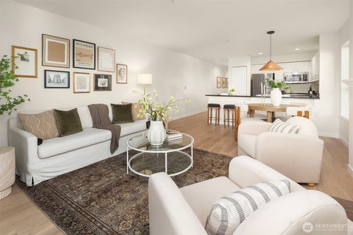 apt-201-1504 Aurora Ave N, Seattle, WA, 98109-3047 | Card Image