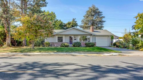 great-value-in-a-fantasti-2113 Newcomer Ave, Richland, WA, 99354 | Card Image