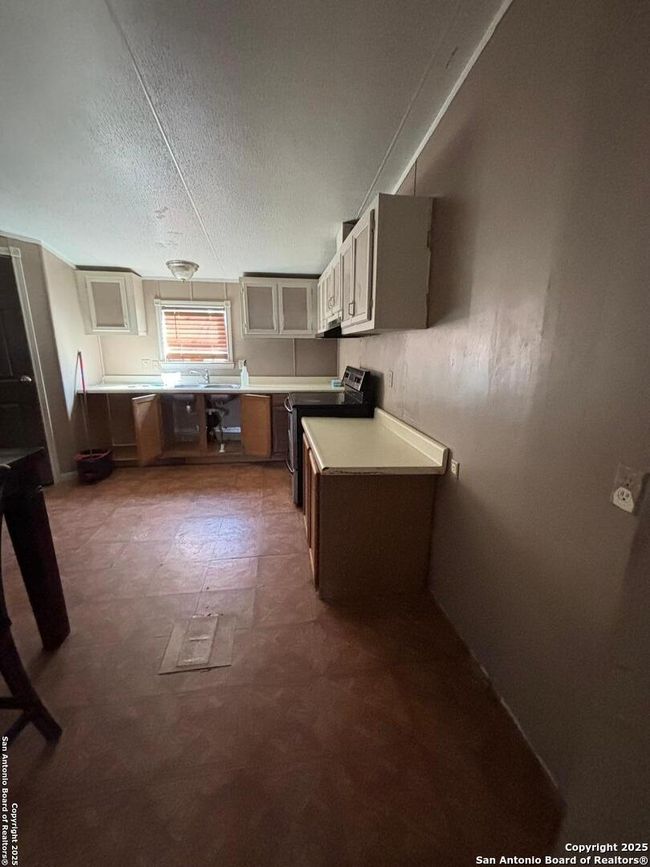 17423 Fx Ball Dr, House other with 1 bedrooms, 3 bathrooms and null parking in Elmendorf TX | Image 15