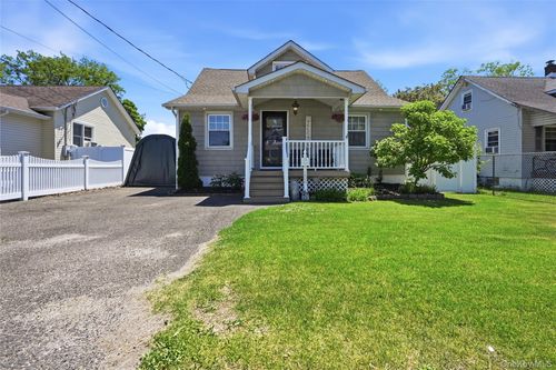 234 Islip Blvd, Islip Terrace, NY, 11752-2704 | Card Image