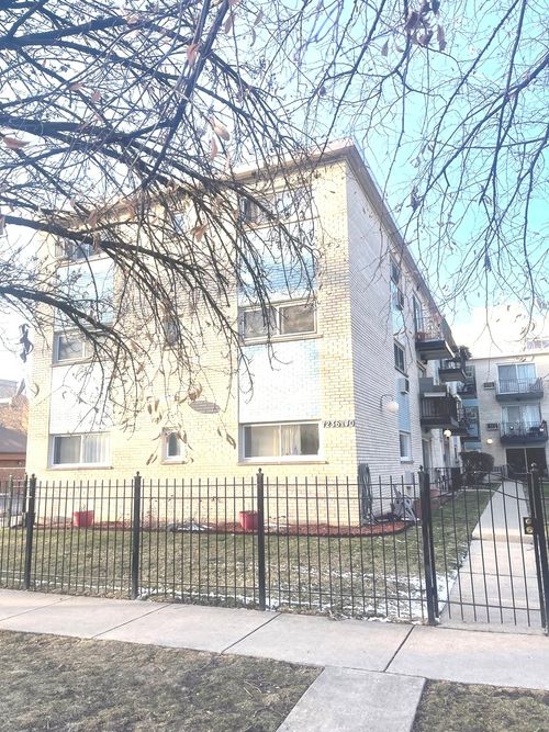 3a-1240 W Farwell Ave, Chicago, IL, 60626-3819 | Card Image