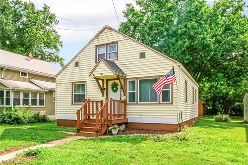 143 Conrad St, Barberton, OH, 44203-7322 | Card Image